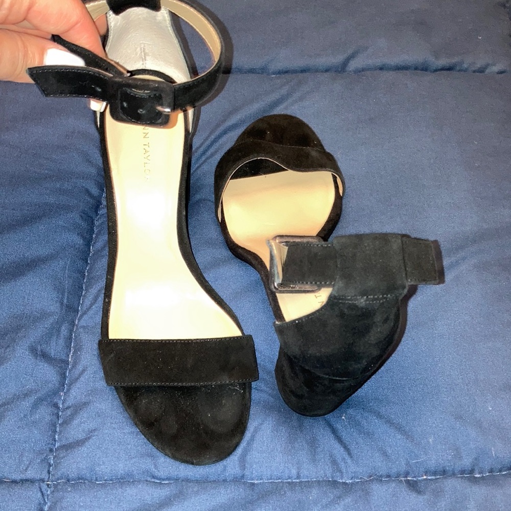 Suede Ann Taylor boxed heel sandal